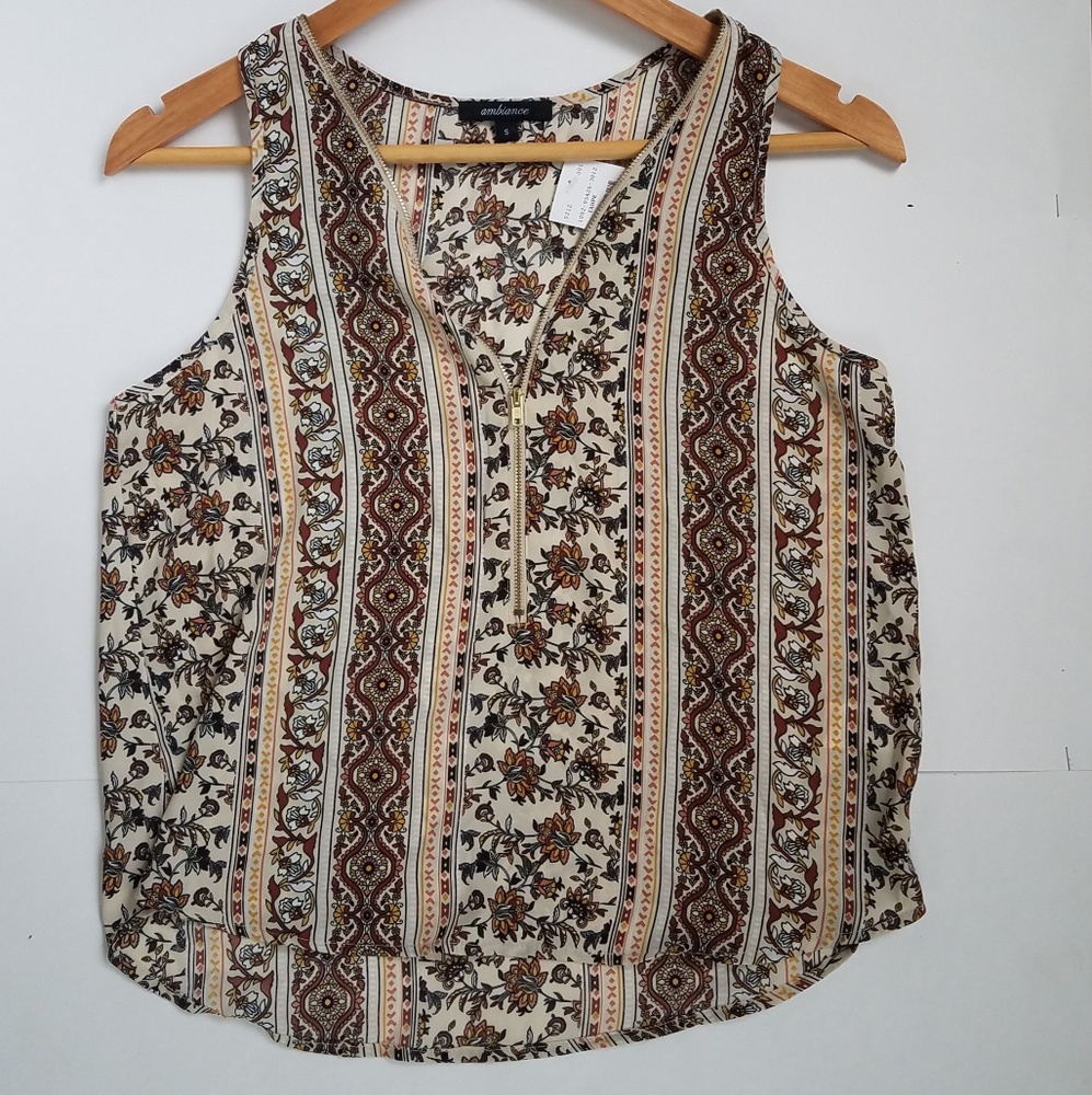 NWT zippered boho shirt.